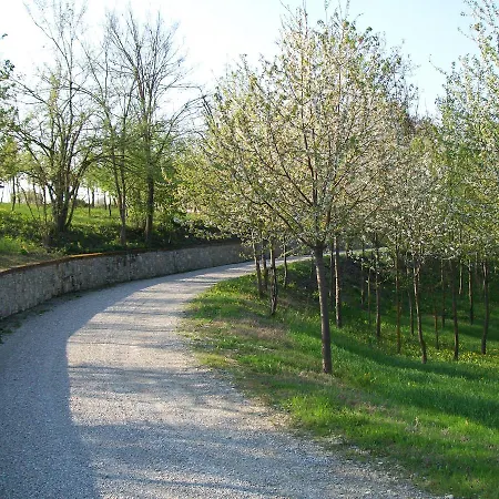 Tenuta Larenzania Hotel Dogliani